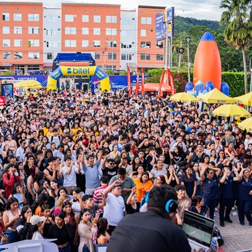 Bitel revoluciona el campus universitario con experiencias interactivas y planes accesibles para estudiantes